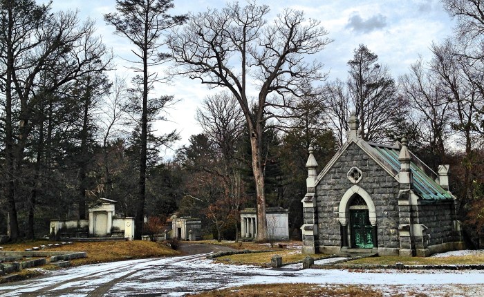 A Walk through the Sleepy Hollow&nbsp;Cemetery
