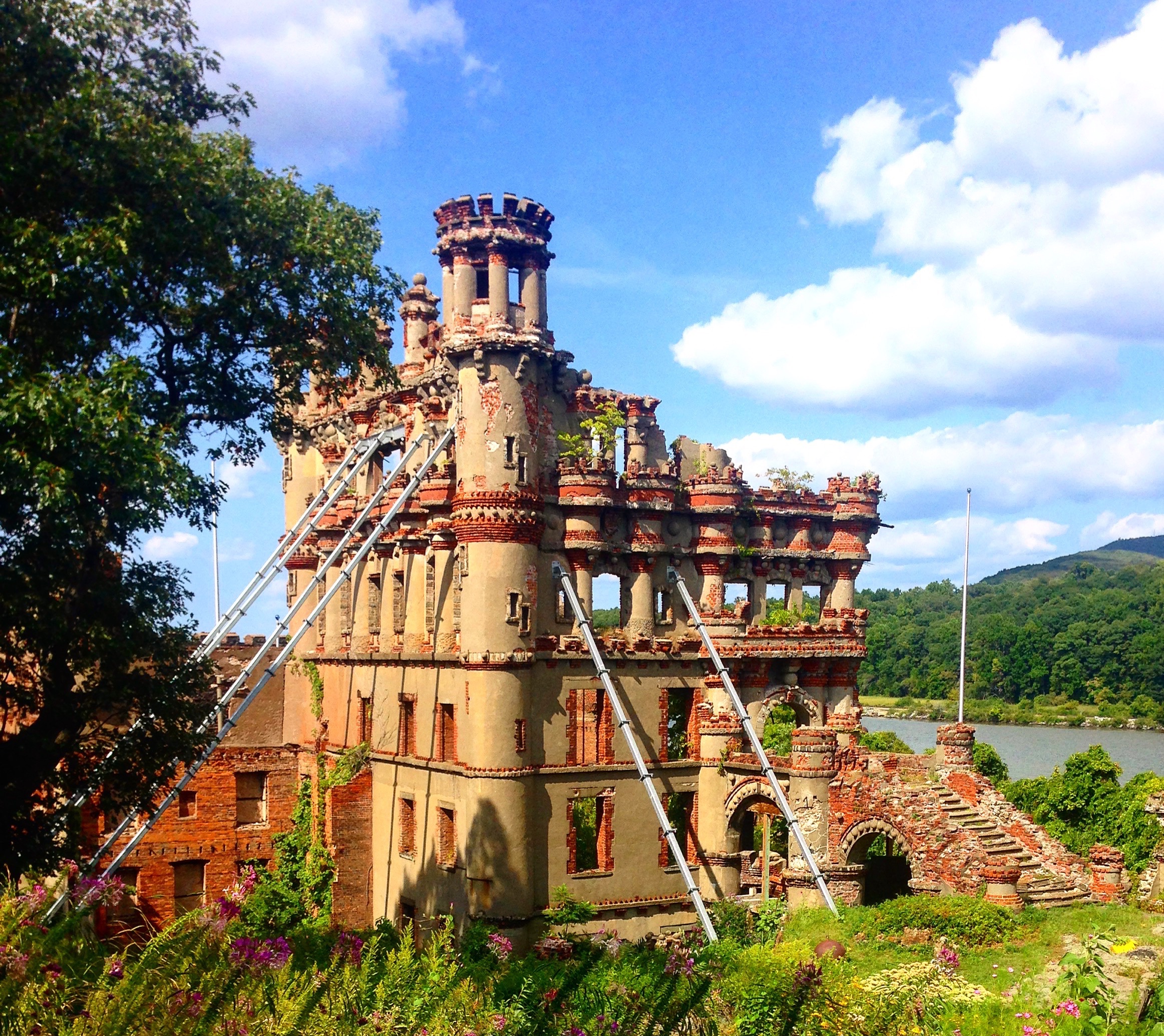 Bannerman Castle Braces
