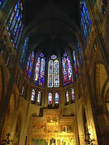 Stained Glass and Main Altar Leon_Fotor