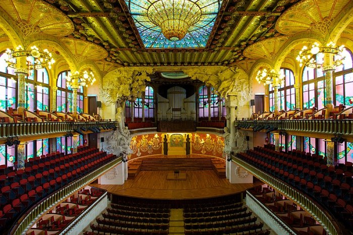 800px-Palau_de_la_Música_Catalana,_the_Catalan_Concert_Hall