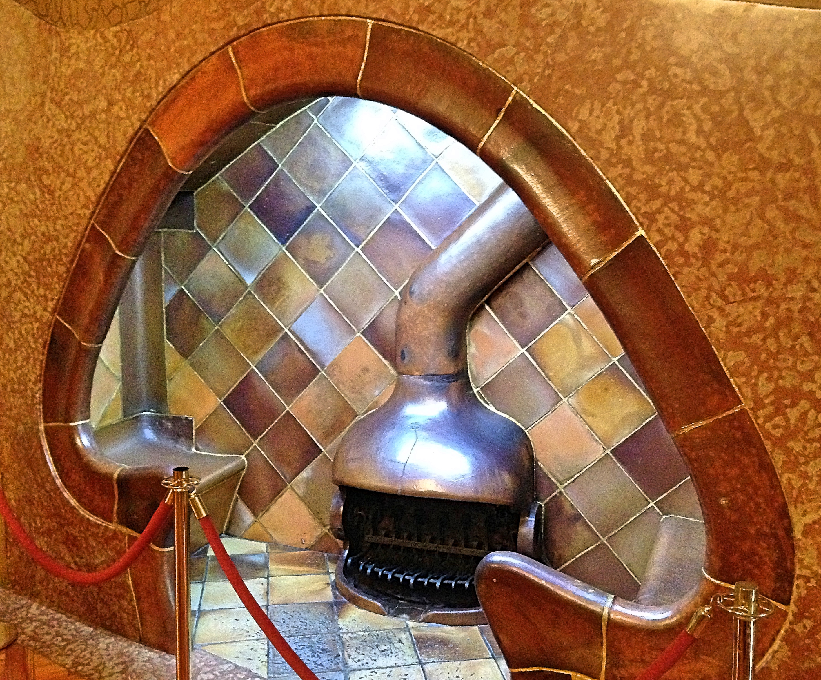 Casabatllo_fireplaceseat