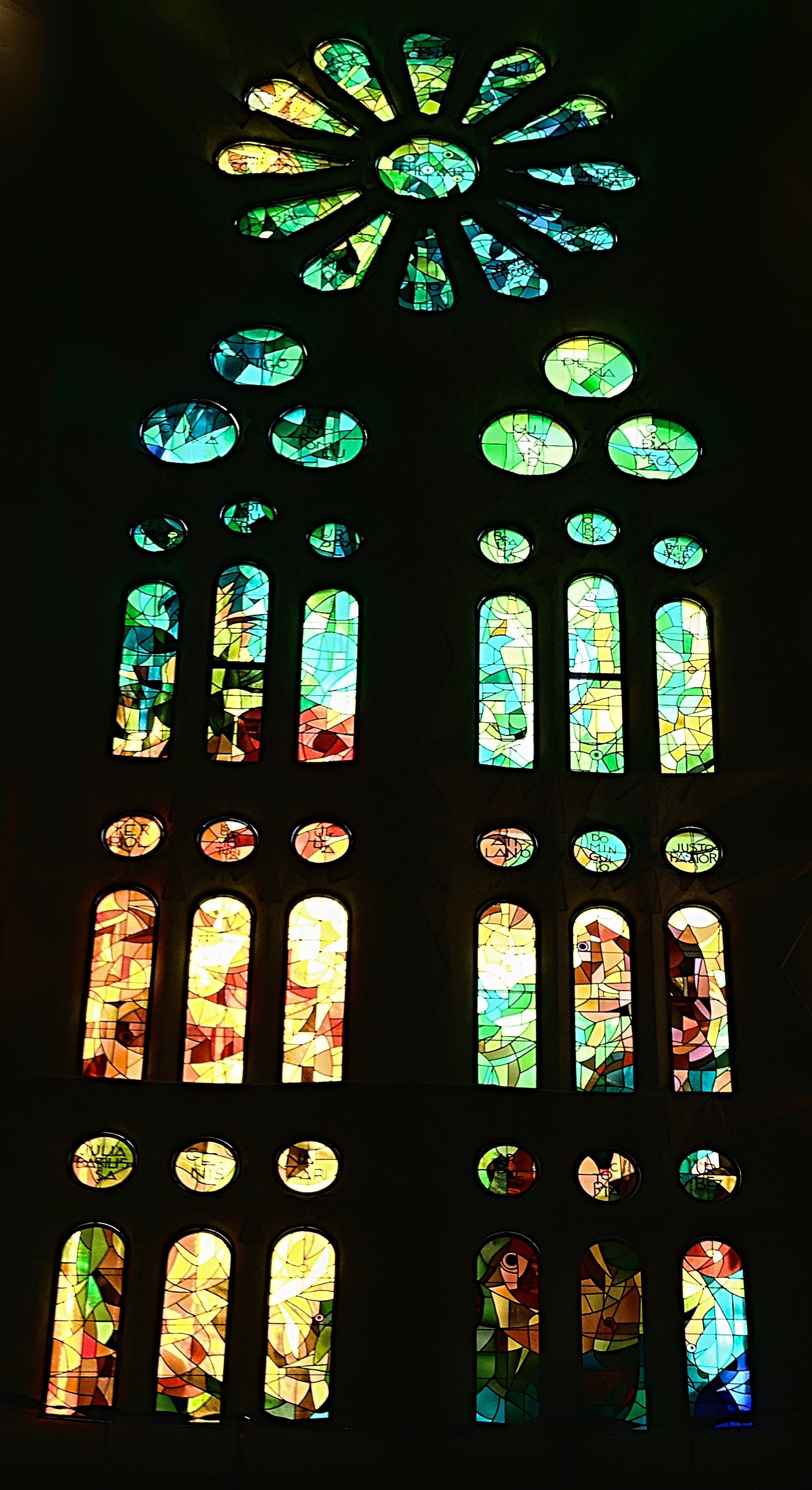 sagradafamilia_stainedglass