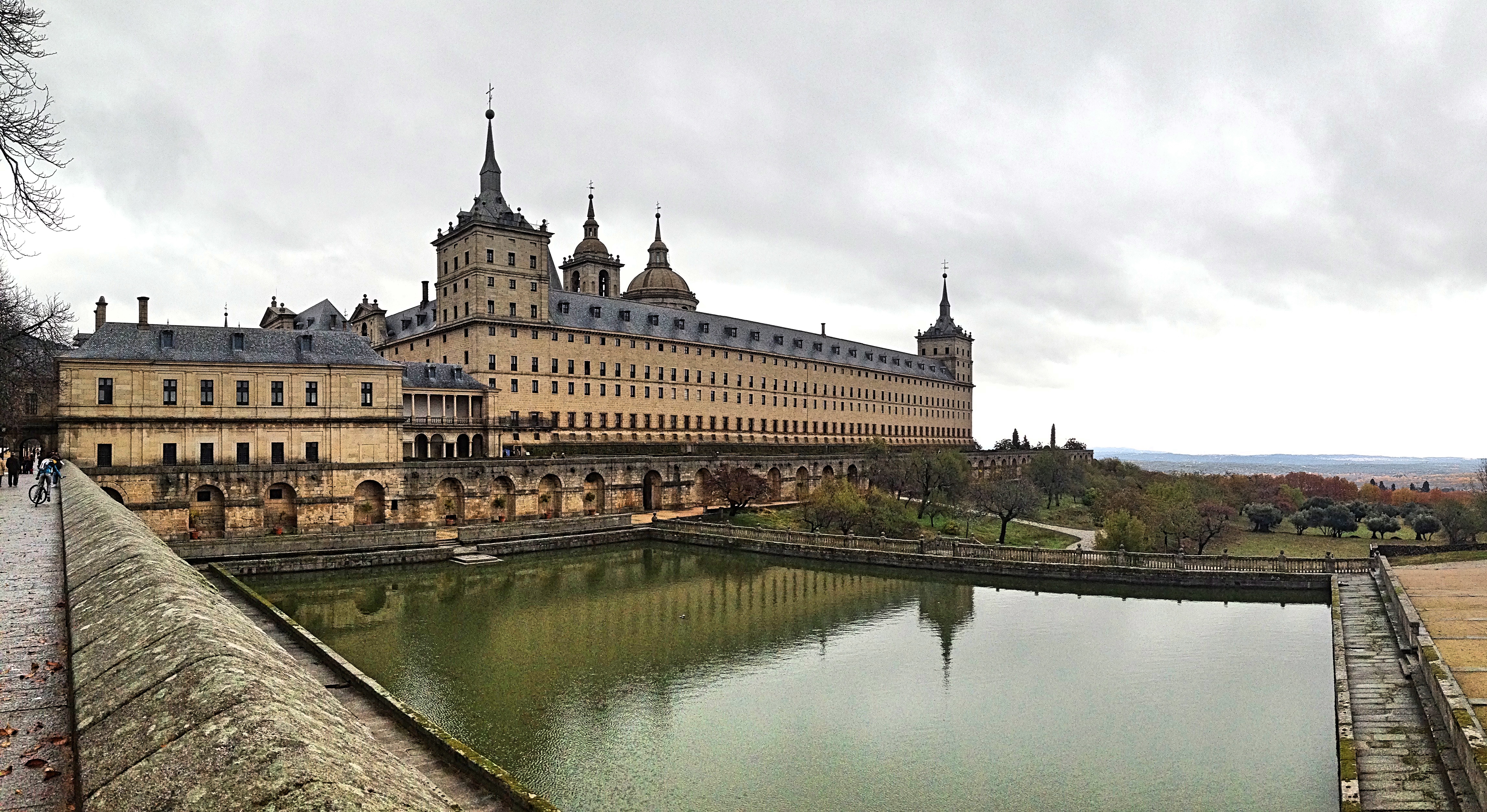elescorial_reflection.jpg