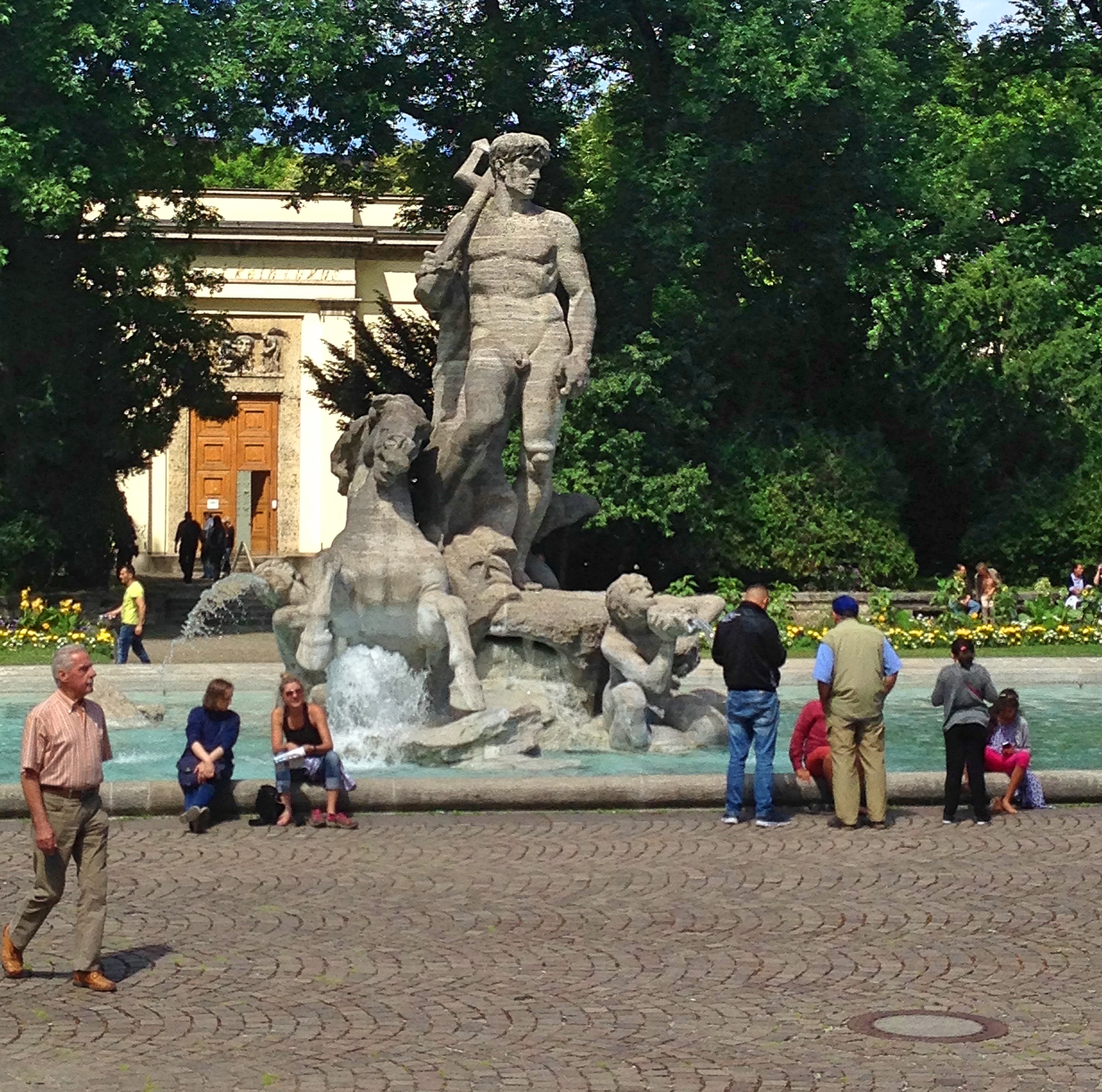 Munich_fountain1