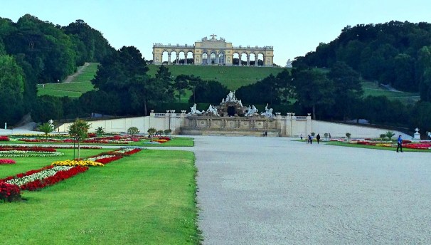 Schonbrunn_gloriette