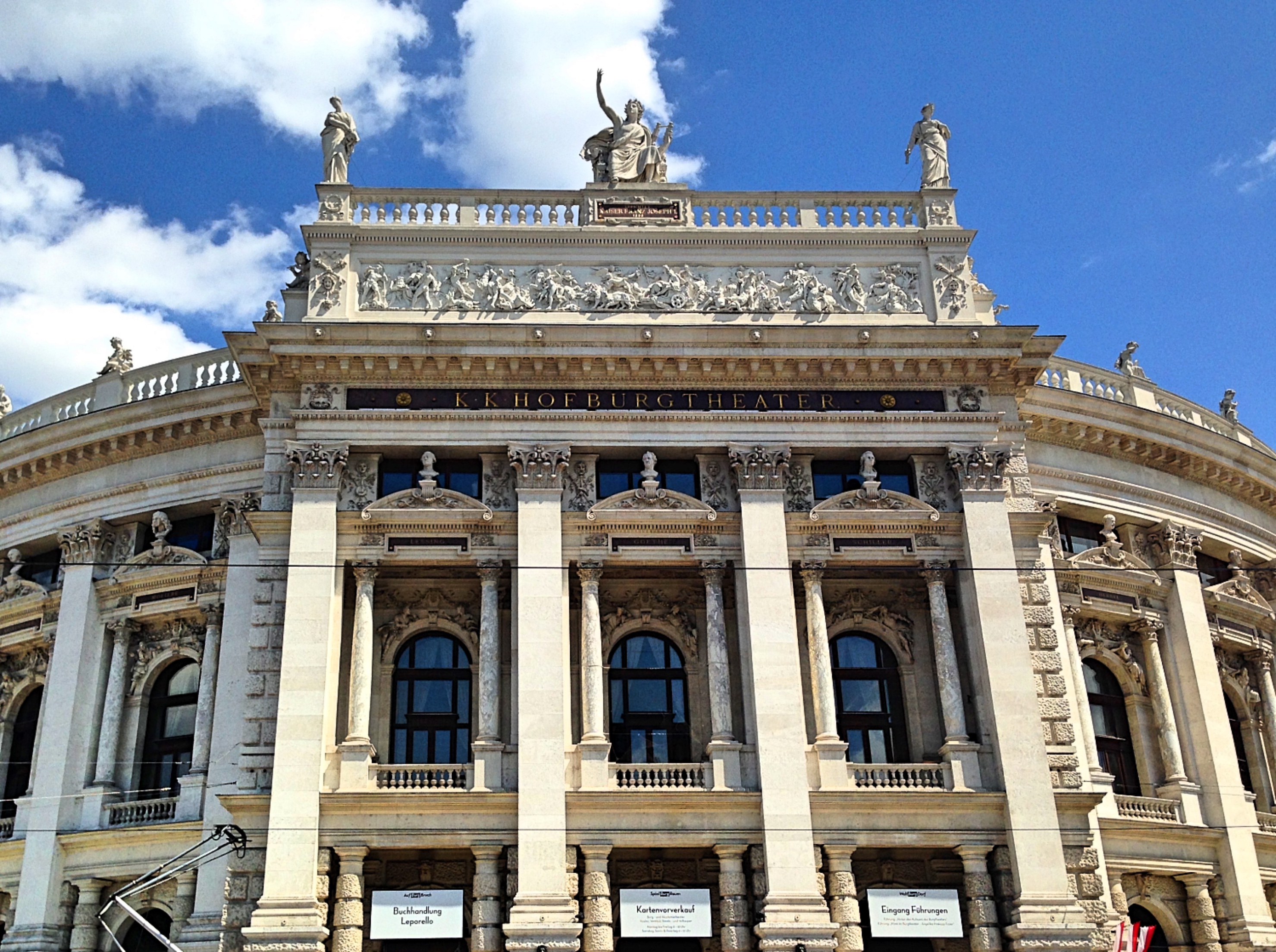 Vienna_Theater