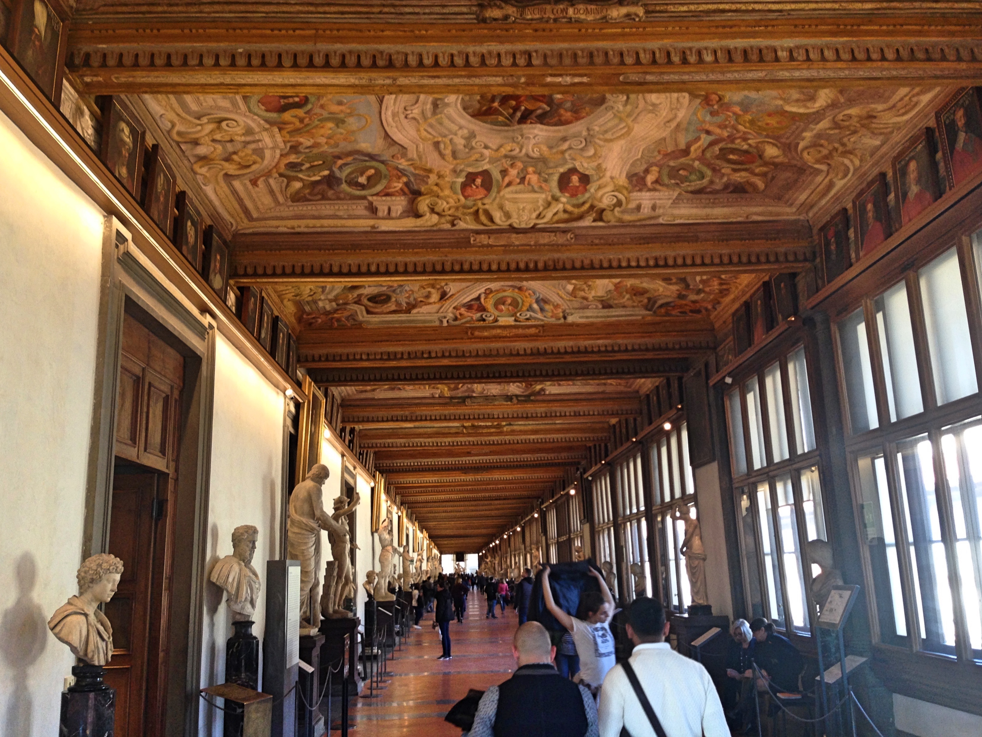 Uffizi_hallway