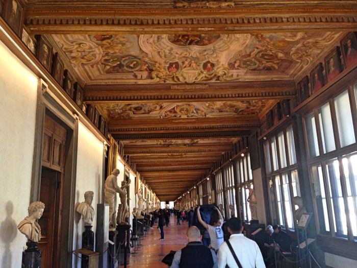 Uffizi_hallway