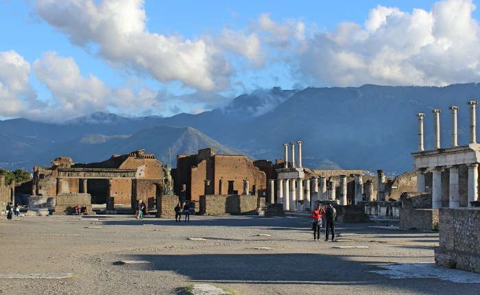 Ancient Cities: Naples and&nbsp;Pompeii