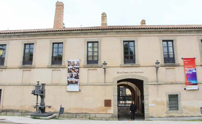 Two Royal Factories: Tapestries and&nbsp;Glass